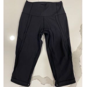 LIKE NEW Black Lululemon Mesh Crops
